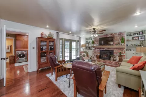 8807 N Sunnyside Ave, Clovis, CA 93619 photo 7
