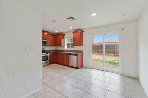 522 Barbara Ave, Sanger, CA 93657 photo 9