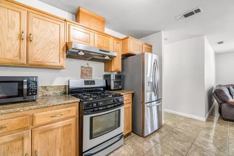 1052 Las Casas Ln, Madera, CA 93638 photo 11