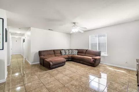 1052 Las Casas Ln, Madera, CA 93638 photo 7