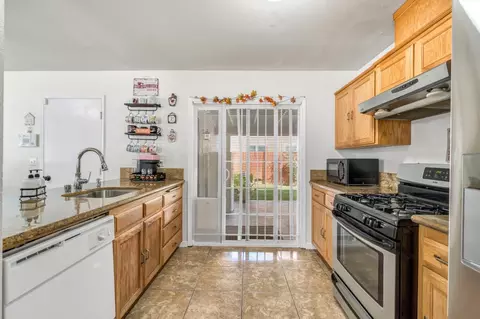 1052 Las Casas Ln, Madera, CA 93638 photo 10