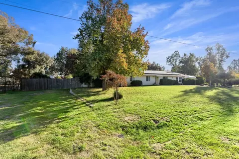 36740 Kensington Dr, Madera, CA 93636 photo 2