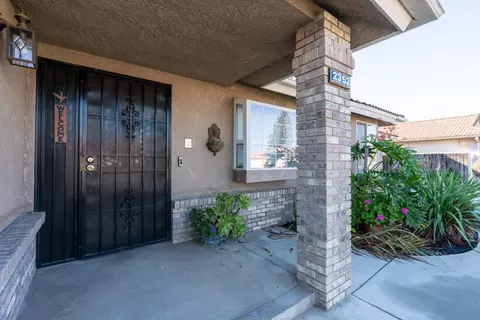2352 Frederick Way, Madera, CA 93637 photo 3