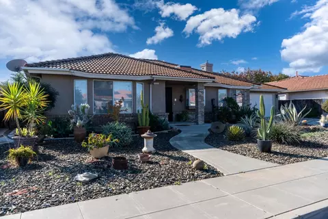 2352 Frederick Way, Madera, CA 93637 photo 2