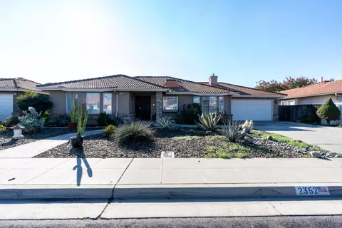 2352 Frederick Way, Madera, CA 93637 photo 1