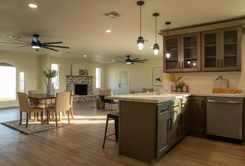 827 N Mccall Ave, Sanger, CA 93657 photo 6