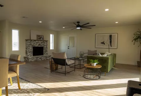 827 N Mccall Ave, Sanger, CA 93657 photo 8