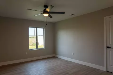 827 N Mccall Ave, Sanger, CA 93657 photo 18