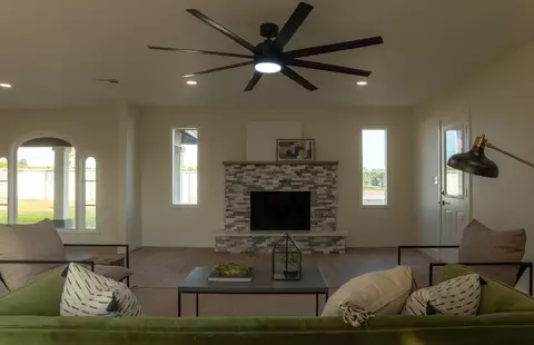827 N Mccall Ave, Sanger, CA 93657 photo 7