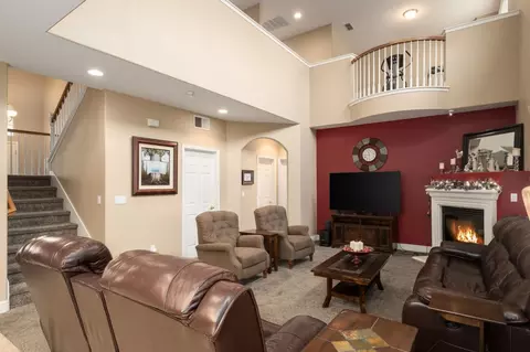 775 S Michelle Ave, Kerman, CA 93630 photo 9