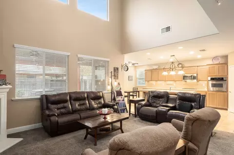 775 S Michelle Ave, Kerman, CA 93630 photo 11