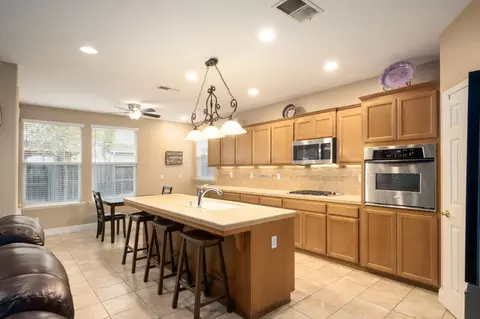 775 S Michelle Ave, Kerman, CA 93630 photo 12
