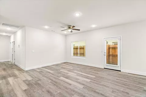 Living - 1415 Villa Way, Modesto, CA 95351 photo 4 of 6