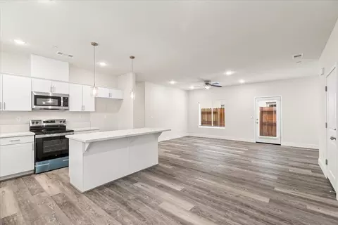 Living - 1415 Villa Way, Modesto, CA 95351 photo 6 of 6