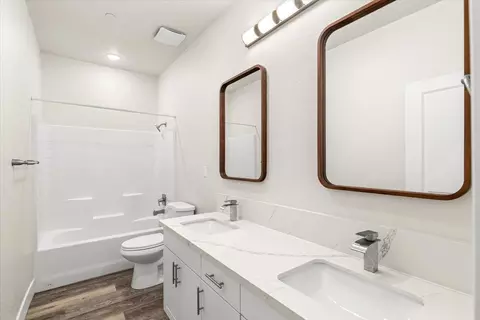 Bath - 1415 Villa Way, Modesto, CA 95351 photo 1 of 5