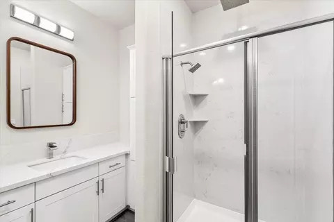 Bath - 1415 Villa Way, Modesto, CA 95351 photo 3 of 5