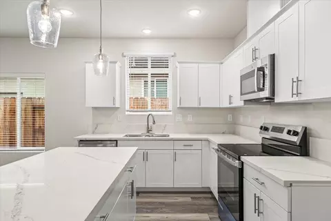 Kitchen - 1415 Villa Way, Modesto, CA 95351 photo 4 of 4