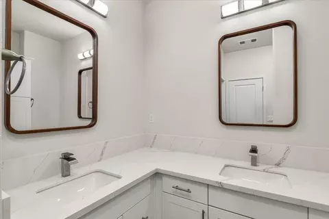 Bath - 1415 Villa Way, Modesto, CA 95351 photo 5 of 5