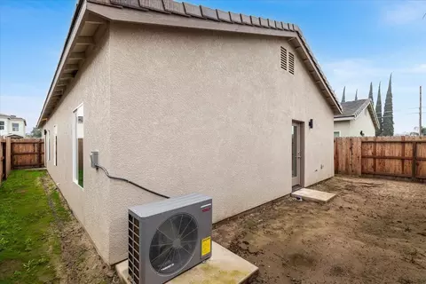 Exterior - 1415 Villa Way, Modesto, CA 95351 photo 6 of 6