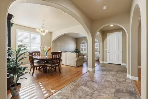 Entry Way - 1730 Tasca Ln, Manteca, CA 95337 photo 3 of 12