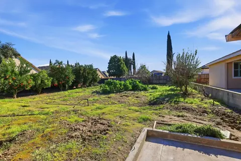 Exterior - 1730 Tasca Ln, Manteca, CA 95337 photo 8 of 14