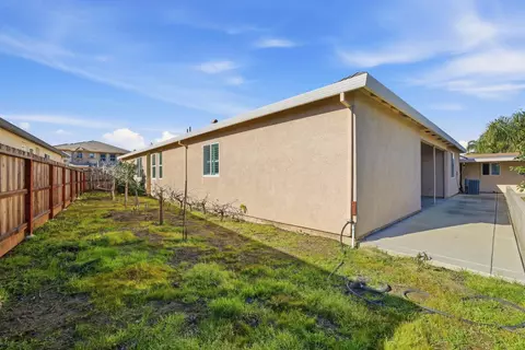 Exterior - 1730 Tasca Ln, Manteca, CA 95337 photo 5 of 14