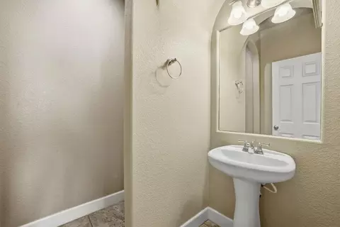 Entry Way - 1730 Tasca Ln, Manteca, CA 95337 photo 5 of 12