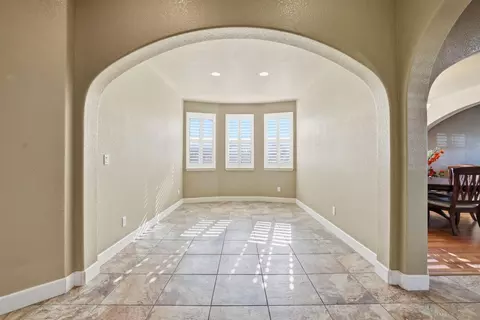 Entry Way - 1730 Tasca Ln, Manteca, CA 95337 photo 6 of 12