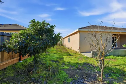 Exterior - 1730 Tasca Ln, Manteca, CA 95337 photo 4 of 14