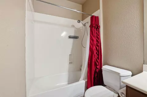 Bath - 1730 Tasca Ln, Manteca, CA 95337 photo 2 of 7