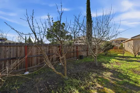 Exterior - 1730 Tasca Ln, Manteca, CA 95337 photo 3 of 14