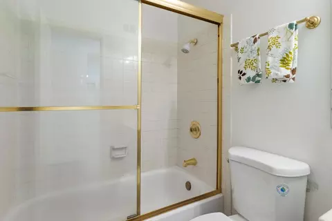Bath - 6123 Via Casitas, Carmichael, CA 95608 photo 2 of 2