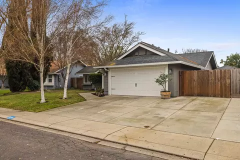 3205 Harbor Dr, Modesto, CA 95355 photo 2