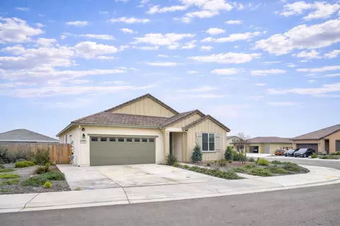 684 Popcorn St, Galt, CA 95632 photo 2