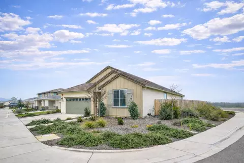 684 Popcorn St, Galt, CA 95632 photo 3