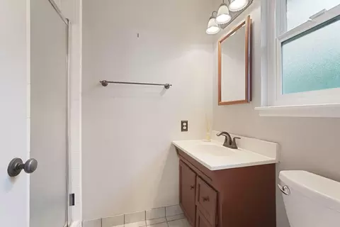 Bath - 1007 Cardinal St, Lodi, CA 95240 photo 3 of 4
