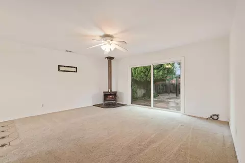 Living - 1007 Cardinal St, Lodi, CA 95240 photo 1 of 3
