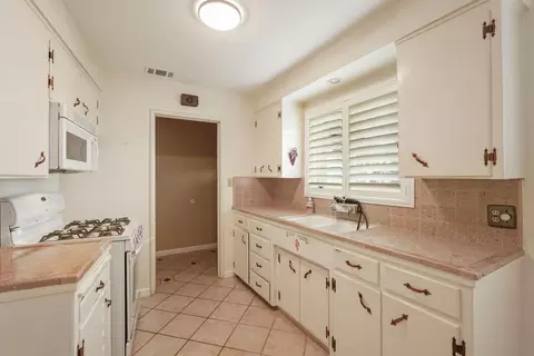 Kitchen - 1007 Cardinal St, Lodi, CA 95240 photo 2 of 4