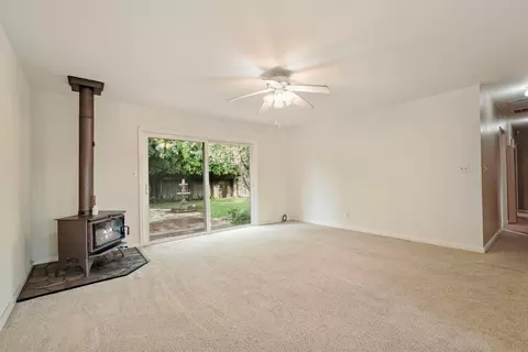 Living - 1007 Cardinal St, Lodi, CA 95240 photo 2 of 3