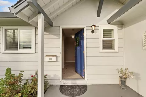 Entry Way - 1007 Cardinal St, Lodi, CA 95240 photo 1 of 2