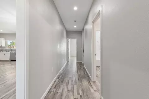 Entry Way - 232 E Roseburg Ave, Modesto, CA 95350 photo 2 of 2