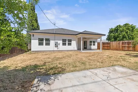 Exterior - 232 E Roseburg Ave, Modesto, CA 95350 photo 5 of 5