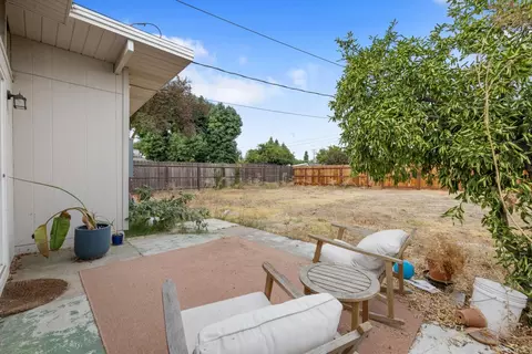 Exterior - 2023 Ellis St, Modesto, CA 95354 photo 4 of 8