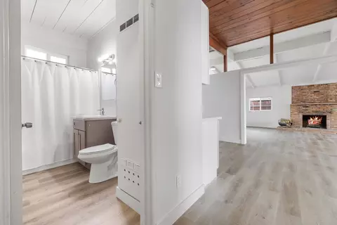 Entry Way - 2023 Ellis St, Modesto, CA 95354 photo 3 of 5
