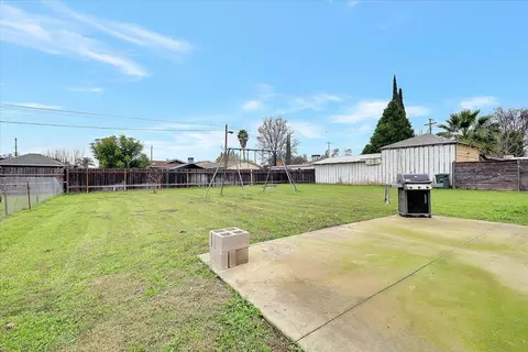 Exterior - 9814 N St, Live Oak, CA 95953 photo 2 of 7
