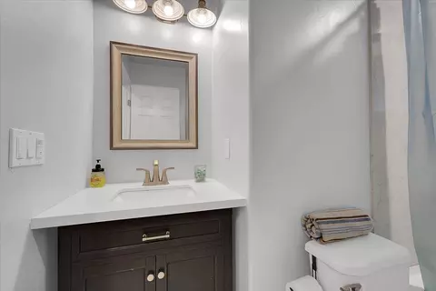 Bath - 9814 N St, Live Oak, CA 95953 photo 2 of 3
