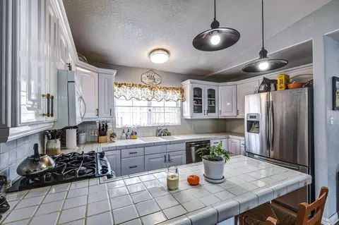 Kitchen - 5712 E Jahant Rd, Galt, CA 95632 photo 1 of 2