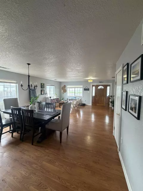 Entry Way - 5712 E Jahant Rd, Galt, CA 95632 photo 2 of 2