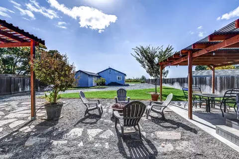 Exterior - 5712 E Jahant Rd, Galt, CA 95632 photo 5 of 9