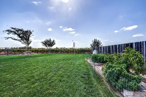 Exterior - 5712 E Jahant Rd, Galt, CA 95632 photo 8 of 9